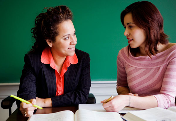 La vita quotidiana dell'asilo: come condurre un dialogo con l'educatore