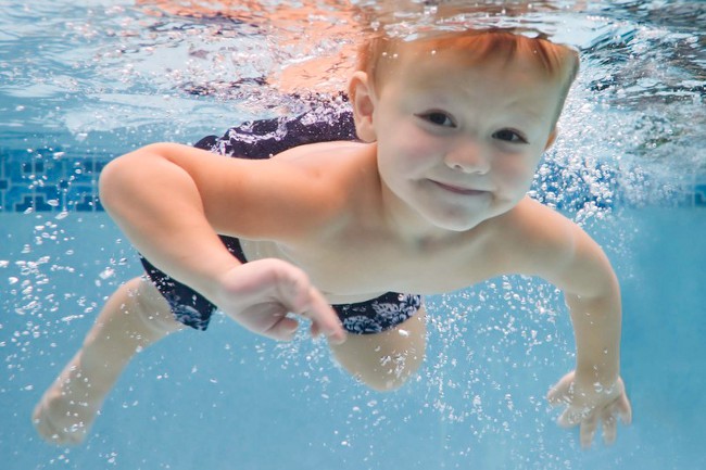 Come insegnare a nuotare un bambino