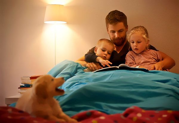 Come sollevare un bambino felice: tre regole per i genitori