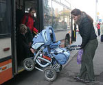Un passeggino o una fionda? Un passeggino o una fionda?