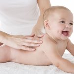 Massaggio per bambini fino a 1 anno Massaggio per bambini fino a 1 anno