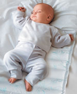 Devo spazzare un neonato?