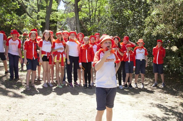 Spostare giochi per bambini all'aria aperta