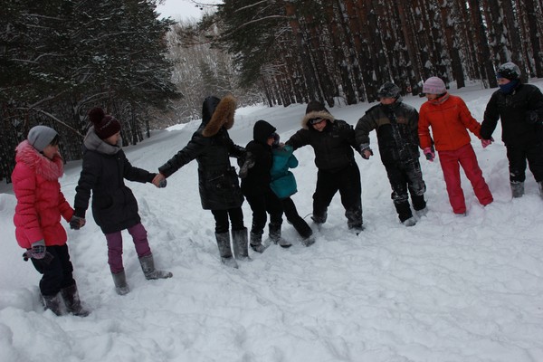 Spostare giochi per bambini all'aria aperta
