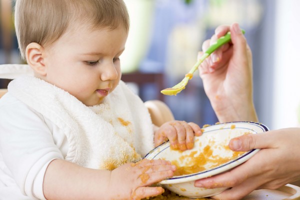 Menu di esempio per il bambino in 6,7-10 mesi
