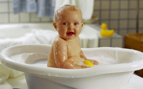 Bambino a 6 mesi
