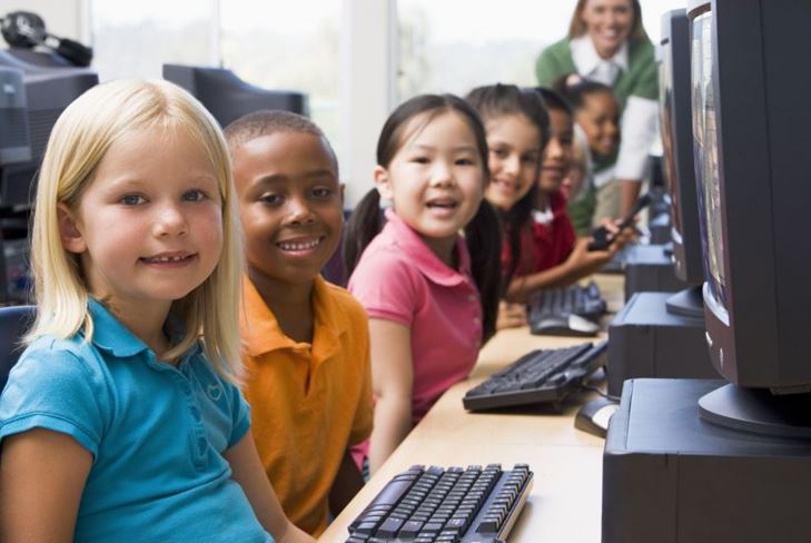 Sviluppo di giochi per computer per bambini in età prescolare più giovani: una panoramica dei siti