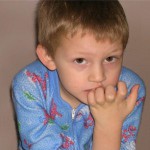 Il bambino si arrabbia alle unghie: cosa fare?
