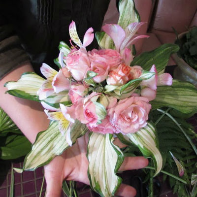 Mazzo di fiori con le proprie mani