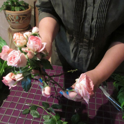 Mazzo di fiori con le proprie mani