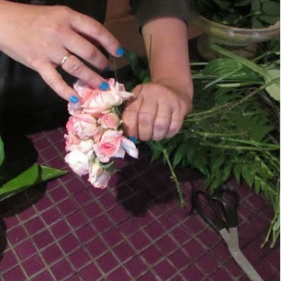 Mazzo di fiori con le proprie mani