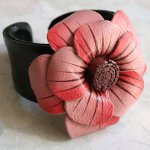 Fiore della pelle con le tue mani Fiore della pelle con le tue mani