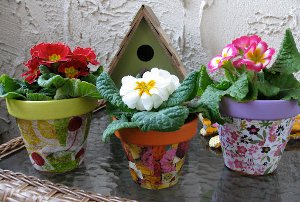 Decoupage di vasi da fiori