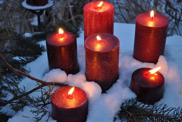 Come decorare una candela con le tue mani