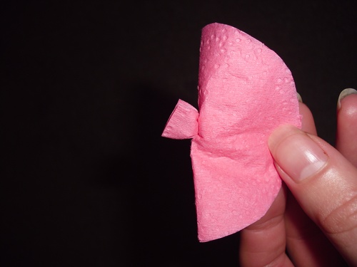 Garofani di carta colorata con le proprie mani il 9 maggio