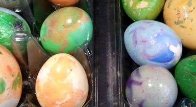 come dipingere le uova per la Pasqua