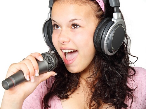 Come trovare una canzone dall'estratto?