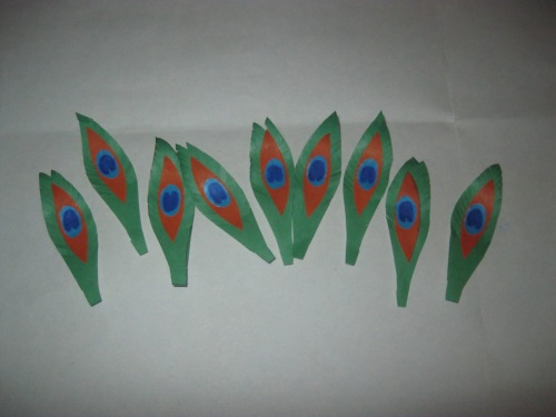 Favoloso pavone fatto di carta colorata