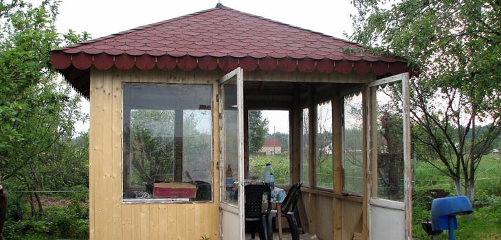 Come fare un gazebo alla dacha con le tue mani: scegliere i materiali