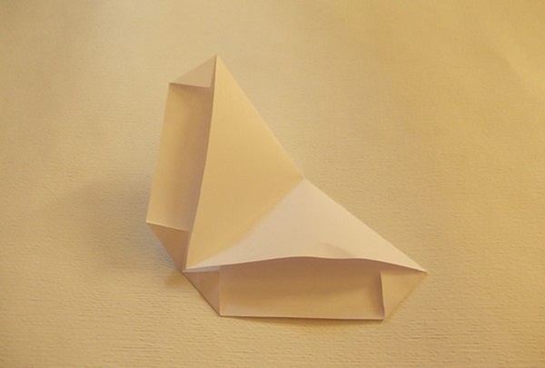 Come fare una spada dalla carta con le tue mani