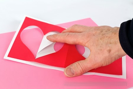 Facciamo un bel biglietto di auguri volumetrico il 14 febbraio: una master class con una foto