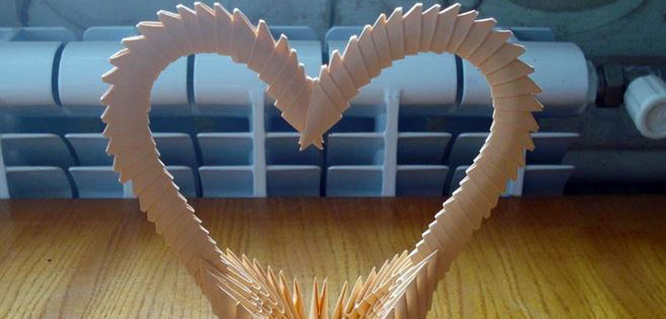 Come fare origami dal cuore di carta, video