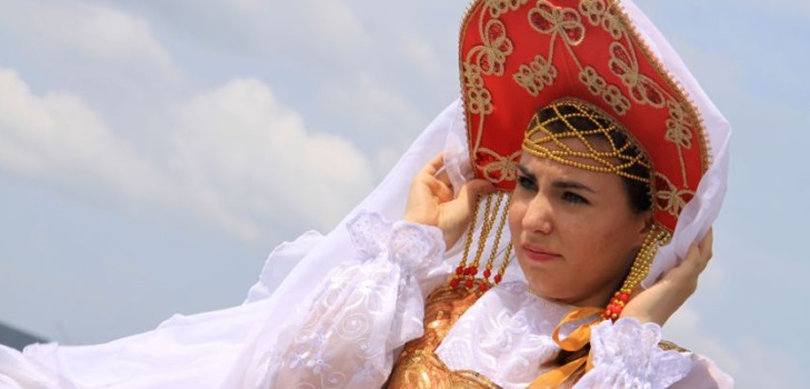 Kokoshnik russo di cartone