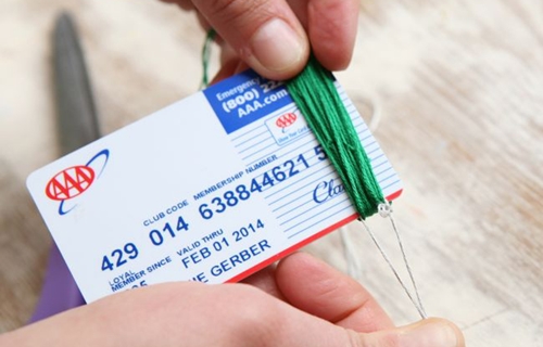 Come fare gli orecchini dai fili con le proprie mani