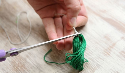 Come fare gli orecchini dai fili con le proprie mani