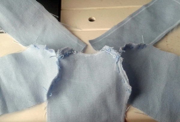 Come cucire vestiti per le bambole con le tue mani