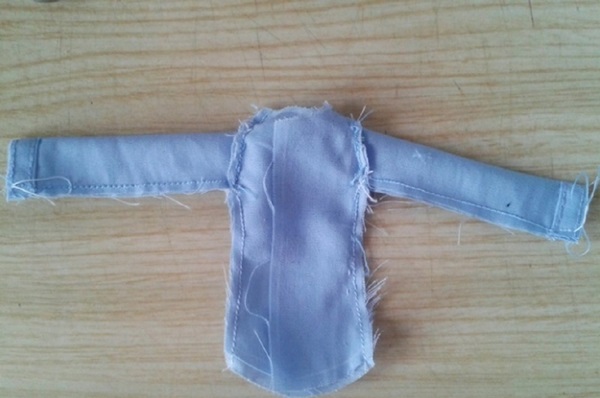 Come cucire vestiti per le bambole con le tue mani