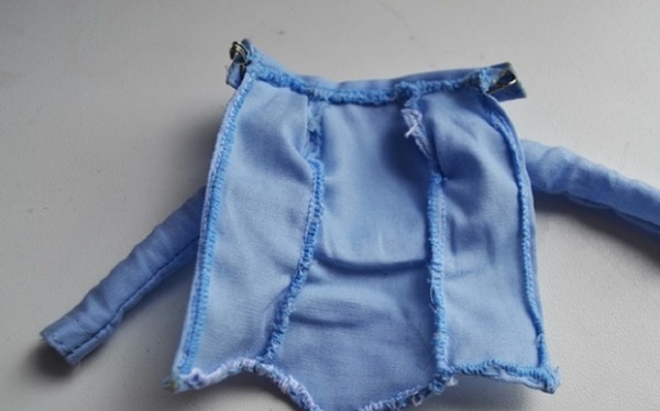 Come cucire vestiti per le bambole con le tue mani