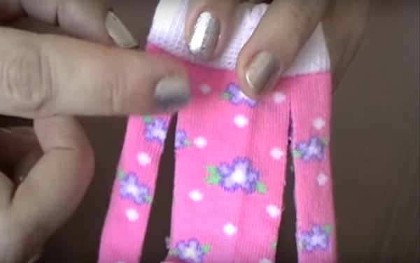 Come cucire vestiti per le bambole con le tue mani