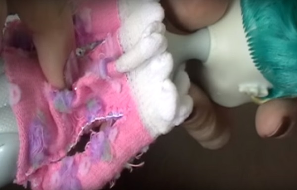 Come cucire vestiti per le bambole con le tue mani