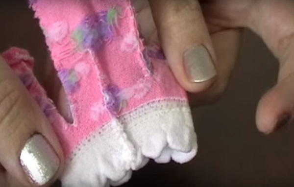 Come cucire vestiti per le bambole con le tue mani