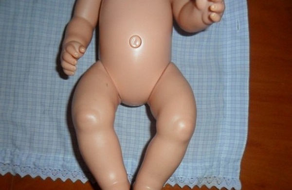 Come cucire vestiti per le bambole con le tue mani