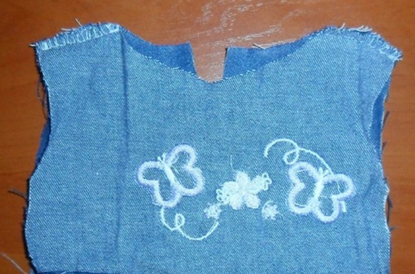 Come cucire vestiti per le bambole con le tue mani