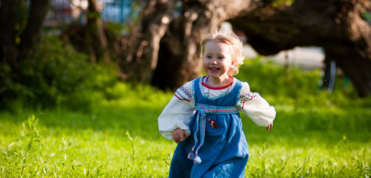 Come cucire un sarafan per una ragazza in stile folk