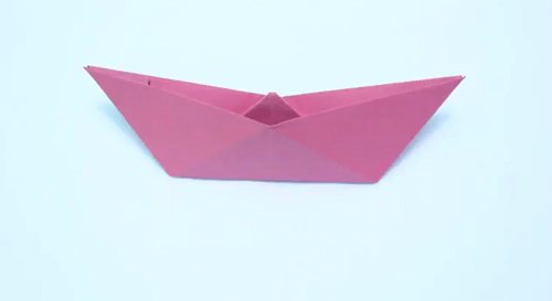 Una barca di carta fatta di carta, lo schema
