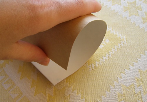 Una confezione regalo per soldi per un matrimonio con le tue mani