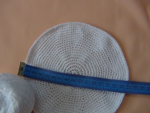 Crochet femminile del cappello di estate