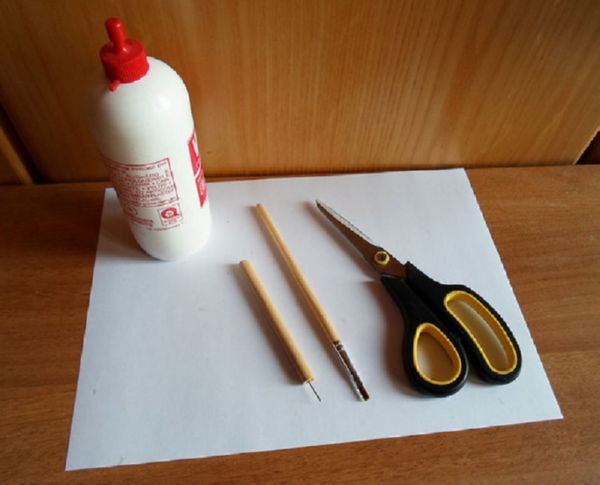 Bellissimi fiocchi di neve per il nuovo anno del 2017 con le loro mani di carta - diagrammi e foto a tappe. Master classes per bambini su grandi fiocchi di neve con tecnica origami