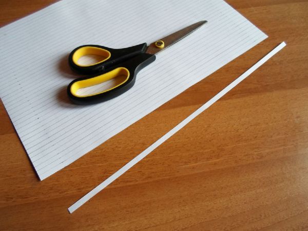 Bellissimi fiocchi di neve per il nuovo anno del 2017 con le loro mani di carta - diagrammi e foto a tappe. Master classes per bambini su grandi fiocchi di neve con tecnica origami