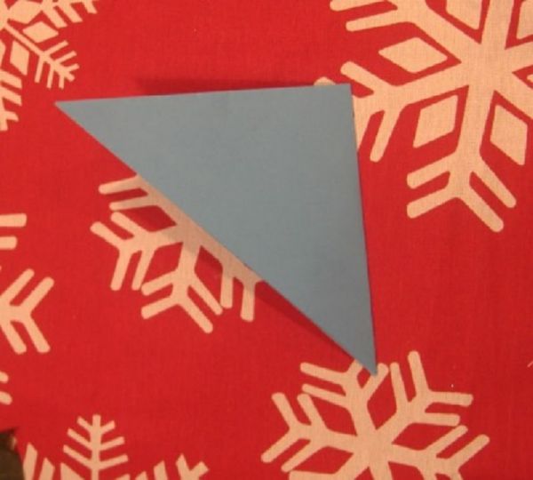 Bellissimi fiocchi di neve per il nuovo anno del 2017 con le loro mani di carta - diagrammi e foto a tappe. Master classes per bambini su grandi fiocchi di neve con tecnica origami