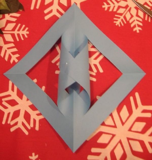 Bellissimi fiocchi di neve per il nuovo anno del 2017 con le loro mani di carta - diagrammi e foto a tappe. Master classes per bambini su grandi fiocchi di neve con tecnica origami