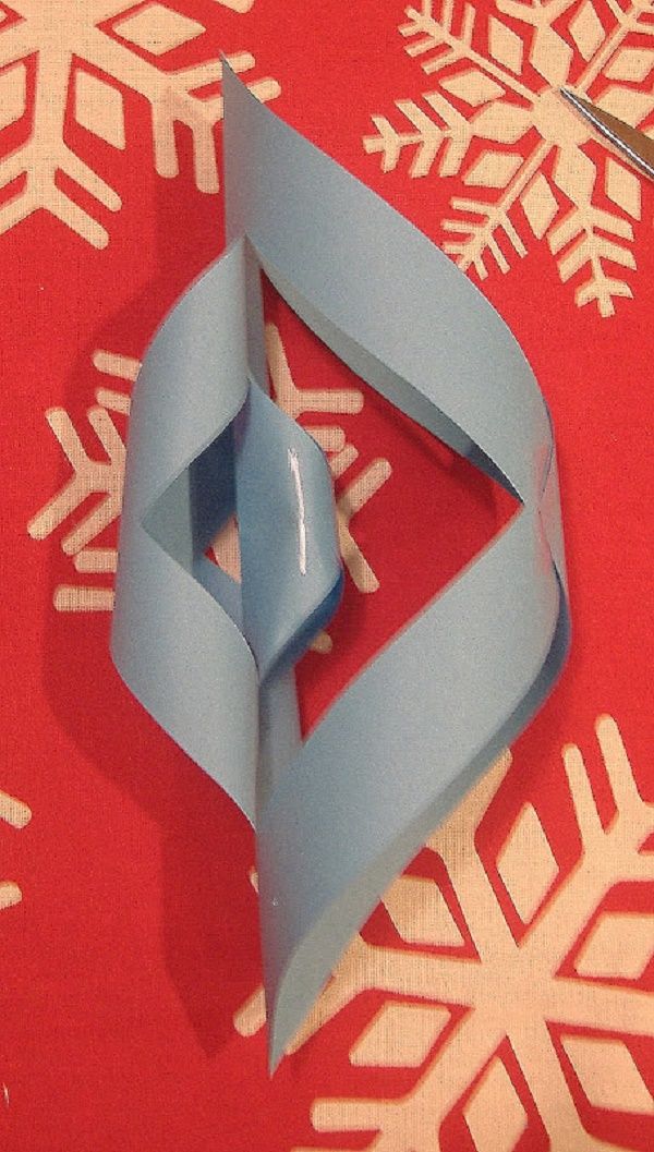 Bellissimi fiocchi di neve per il nuovo anno del 2017 con le loro mani di carta - diagrammi e foto a tappe. Master classes per bambini su grandi fiocchi di neve con tecnica origami