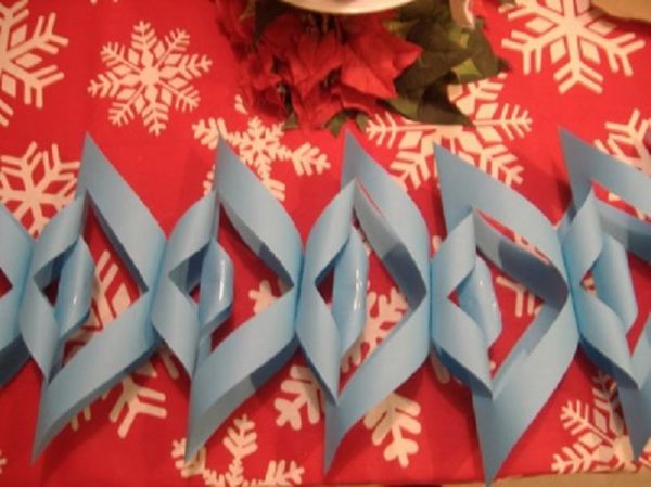 Bellissimi fiocchi di neve per il nuovo anno del 2017 con le loro mani di carta - diagrammi e foto a tappe. Master classes per bambini su grandi fiocchi di neve con tecnica origami