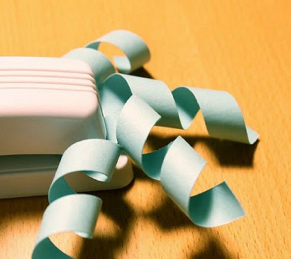 Bellissimi fiocchi di neve per il nuovo anno del 2017 con le loro mani di carta - diagrammi e foto a tappe. Master classes per bambini su grandi fiocchi di neve con tecnica origami