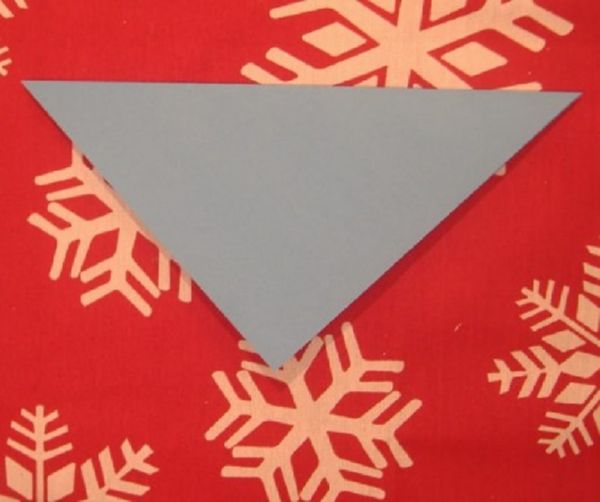 Bellissimi fiocchi di neve per il nuovo anno del 2017 con le loro mani di carta - diagrammi e foto a tappe. Master classes per bambini su grandi fiocchi di neve con tecnica origami