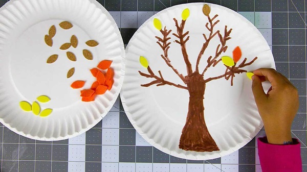 L'artigianato autunnale ha le mani